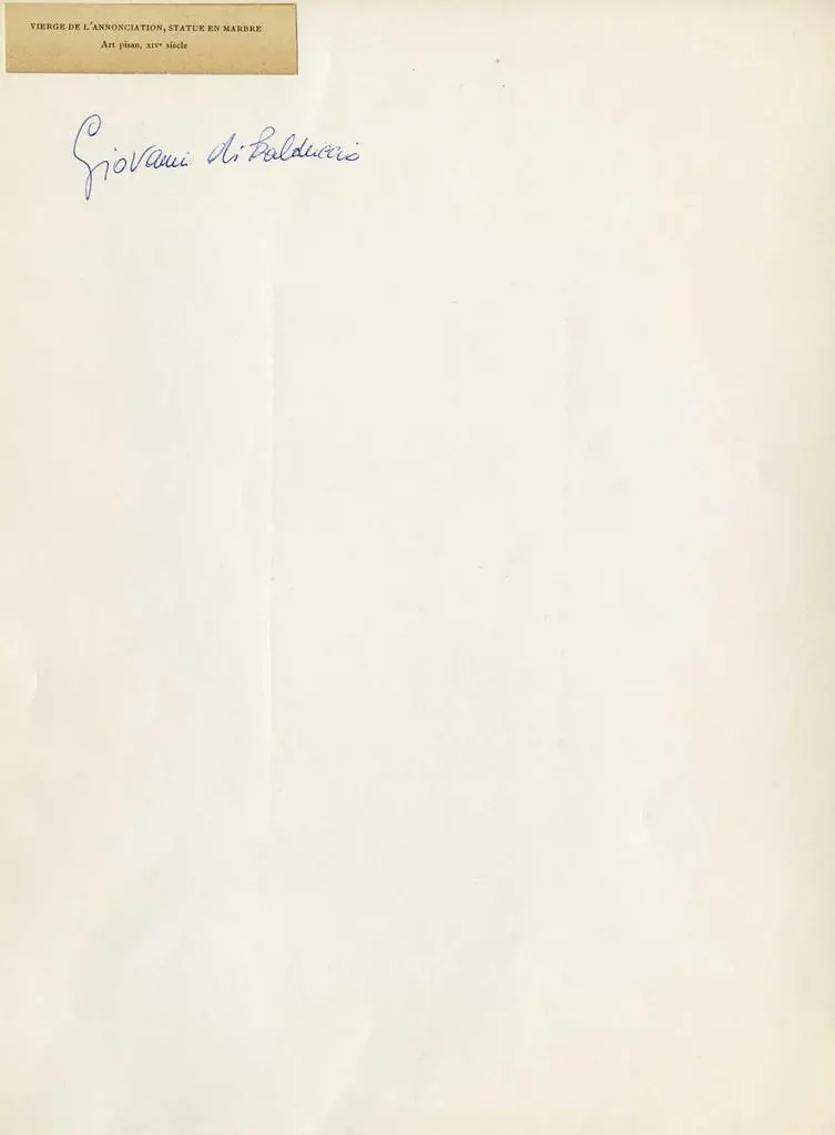 Anonimo , Vierge de l'Annonciation, statue en marbre. Art pisan, XIV.e si&egrave;cle