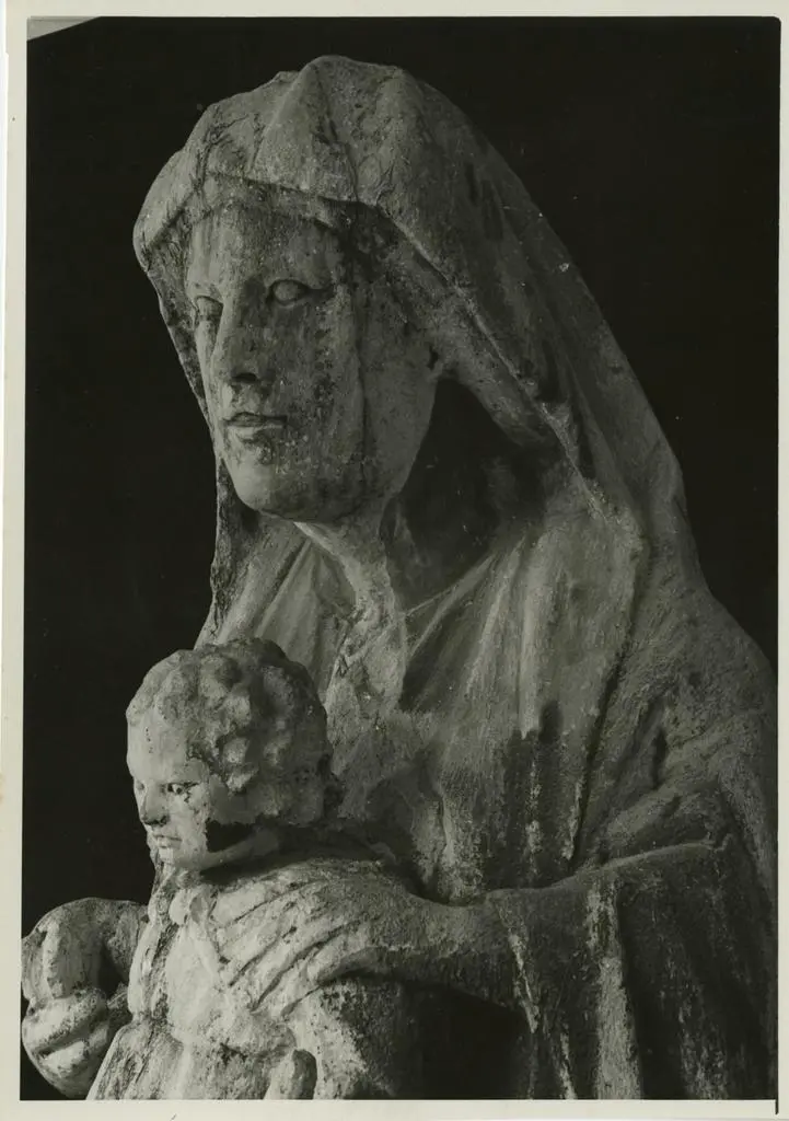 Anonimo , Pisano Giovanni - sec. XIII - Madonna con Bambino