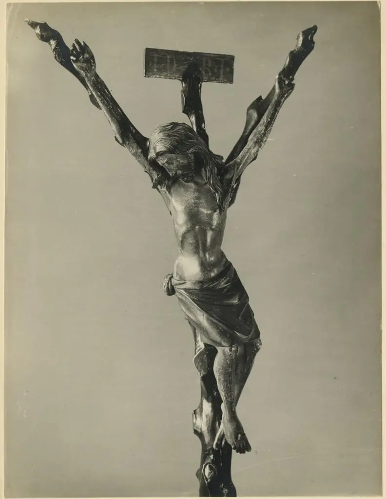 Alinari, Fratelli , Siena - Museo dell'Opera del Duomo. Cristo in legno. (Giovanni Pisano)