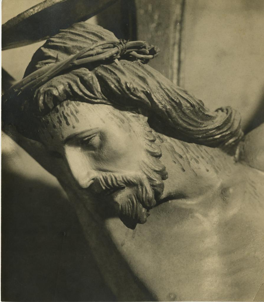 Anonimo , Pisano Giovanni - sec. XIII/ XIV - Cristo crocifisso. Particolare del volto