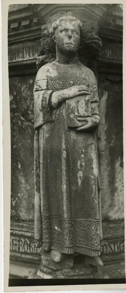Anonimo , Pisano Giovanni; Pisano Nicola - sec. XIII - San Lorenzo. Particolare del bacino superiore della Fontana Maggiore di Perugia