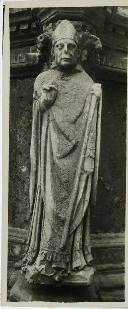 Anonimo , Pisano Giovanni; Pisano Nicola - sec. XIII - Sant'Ercolano. Particolare del bacino superiore della Fontana Maggiore di Perugia