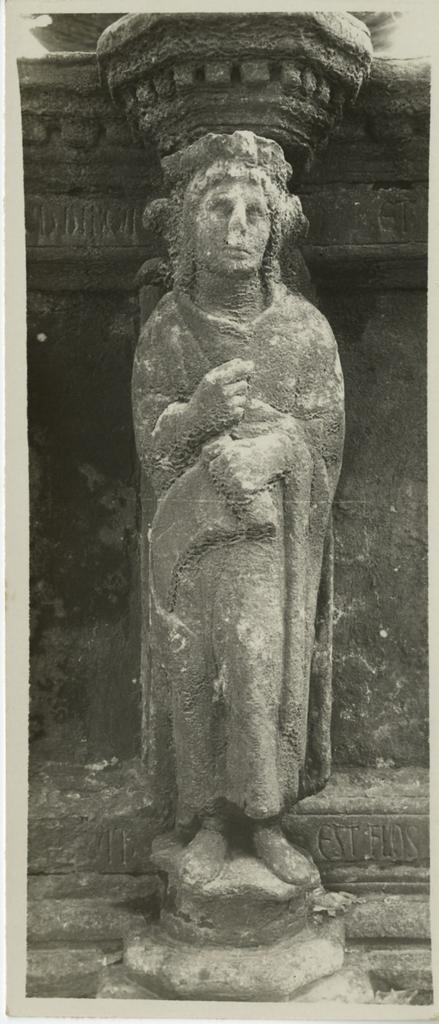 Anonimo , Pisano Giovanni; Pisano Nicola - sec. XIII - Euliste. Particolare del bacino superiore della Fontana Maggiore di Perugia