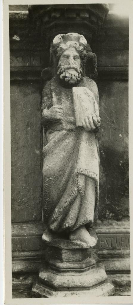 Anonimo , Pisano Giovanni; Pisano Nicola - sec. XIII - Mosè. Particolare del bacino superiore della Fontana Maggiore di Perugia