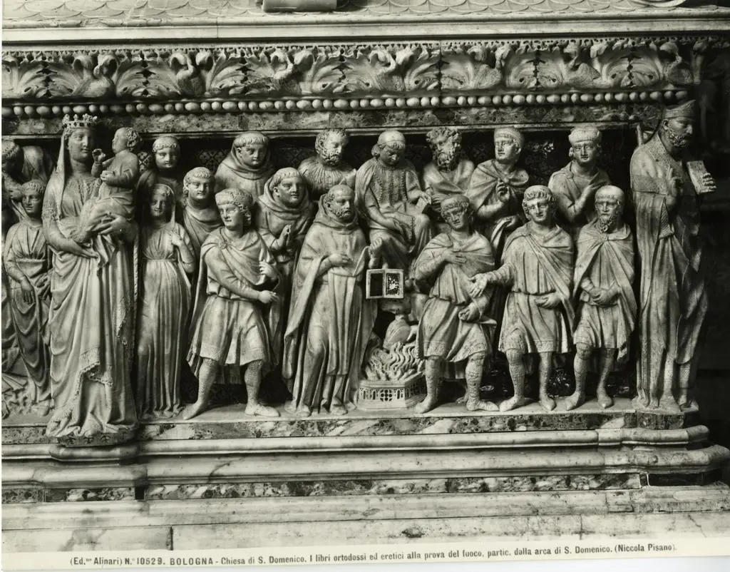 Alinari, Fratelli , Bologna - Chiesa di S. Domenico. I libri ortodossi ed eretici alla prova del fuoco, part. della arca di S. Domenico. (Nicola Pisano).
