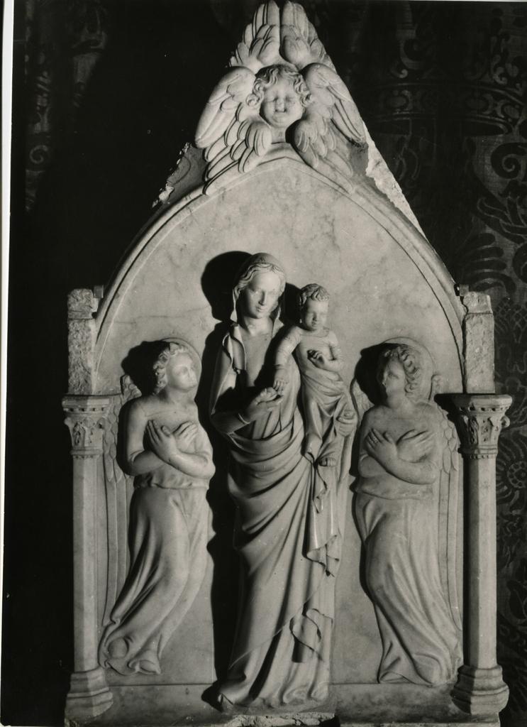Università di Pisa. Dipartimento di Storia delle Arti , Pisano Nino - sec. XIV - Angeli adoranti la Madonna con Bambino
