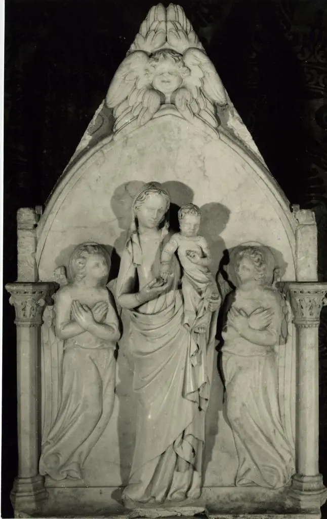 Anonimo , Pisano Nino - sec. XIV - Angeli adoranti la Madonna con Bambino