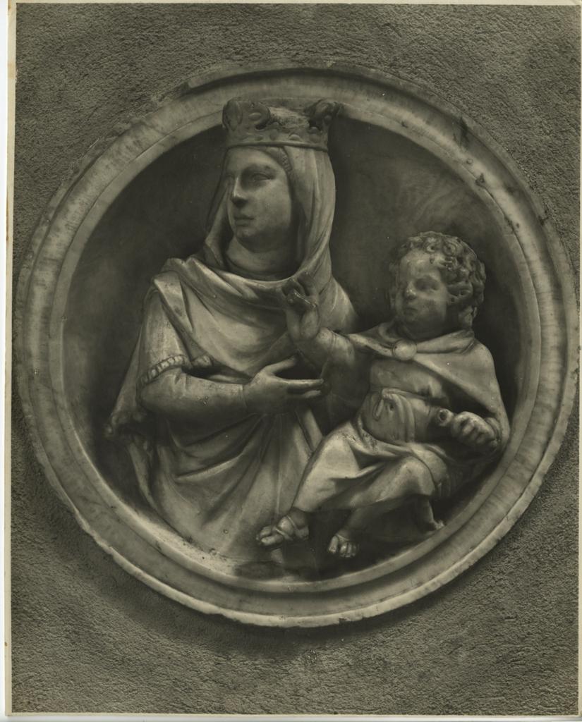 Alinari, Fratelli , Tino di Camaino - e aiuti - sec. XIV - Madonna con Bambino