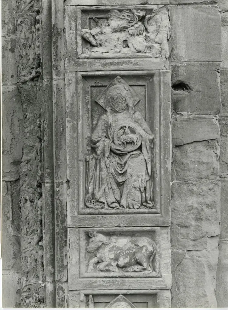 Universit&agrave; di Pisa. Dipartimento di Storia delle Arti , Arezzo. Duomo. Portale (dettaglio)