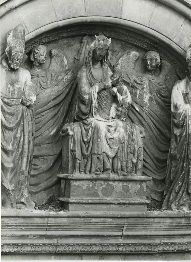 Università di Pisa. Dipartimento di Storia delle Arti , Arezzo. Duomo. Portale (dettaglio)