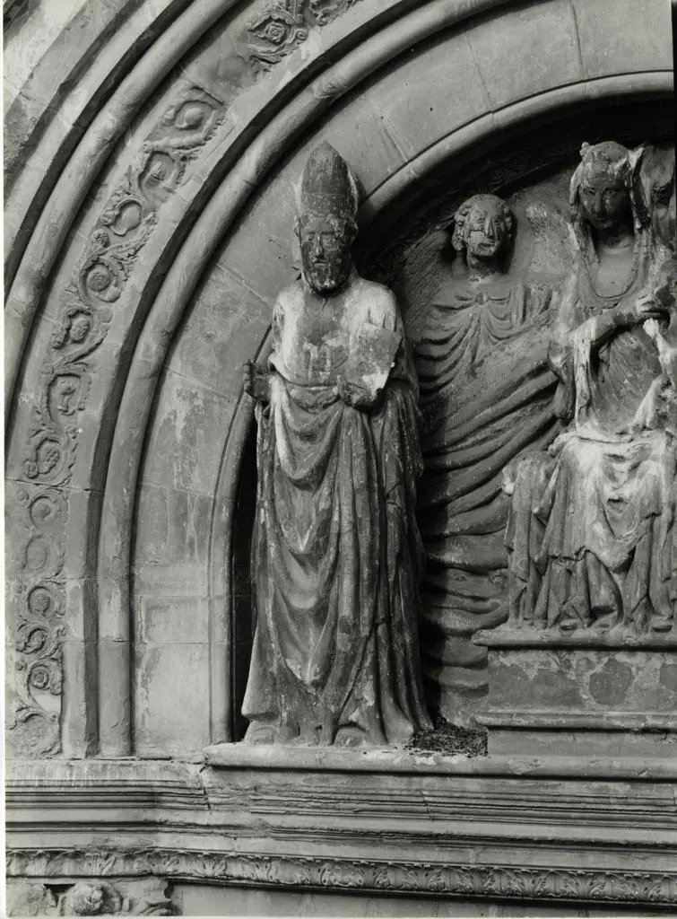 Universit&agrave; di Pisa. Dipartimento di Storia delle Arti , Arezzo. Duomo. Portale (dettaglio)