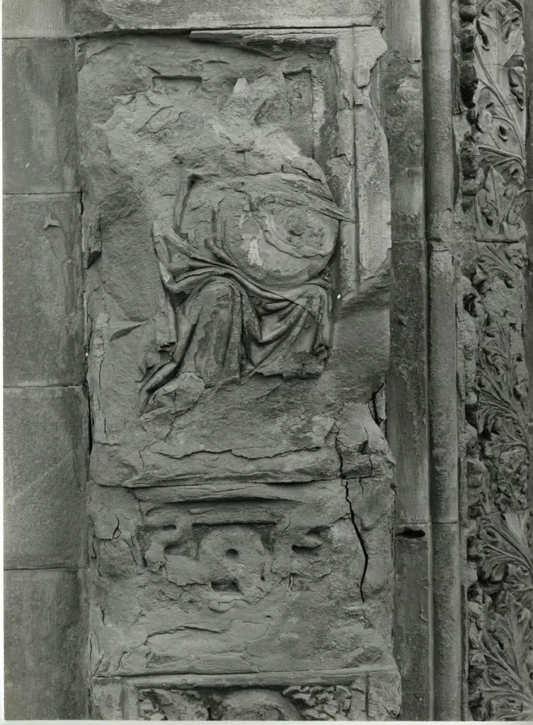 Universit&agrave; di Pisa. Dipartimento di Storia delle Arti , Arezzo. Duomo. Portale (dettaglio)
