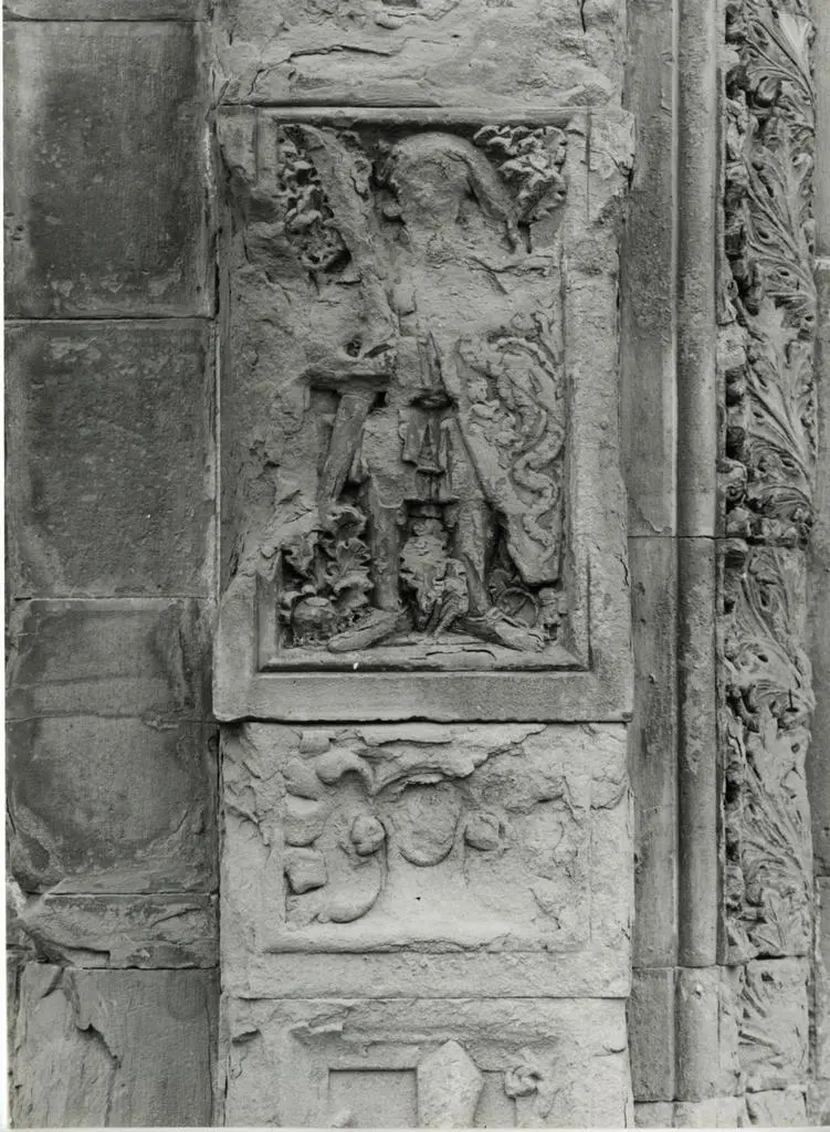 Universit&agrave; di Pisa. Dipartimento di Storia delle Arti , Arezzo. Duomo. Portale (dettaglio)