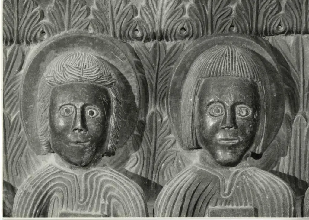 Universit&agrave; di Pisa. Dipartimento di Storia delle Arti , Massa Marittima. Cattedrale. Frammenti di un antico parapetto presbiteriale. Serie di apostoli (part.)