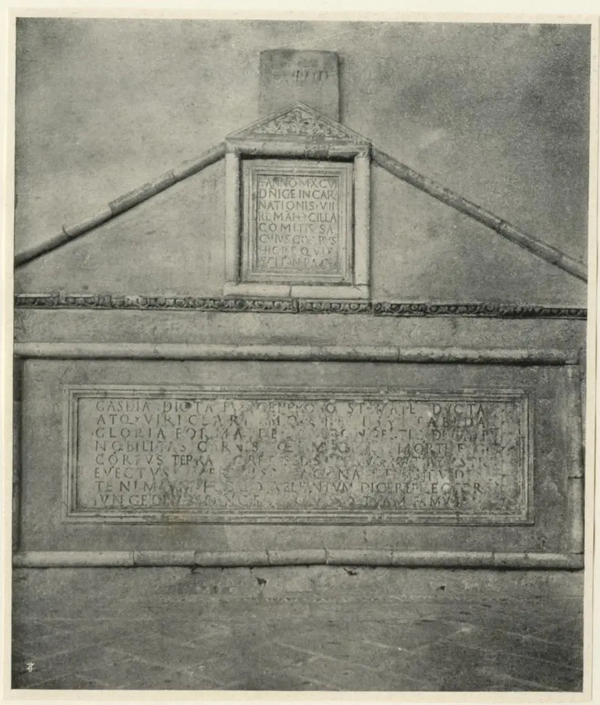Anonimo , Sarcofago delle Contesse Cadolingie Gasdia e Cilla (Fine del secolo XI. Nell'atrio della Badia di Settimo).