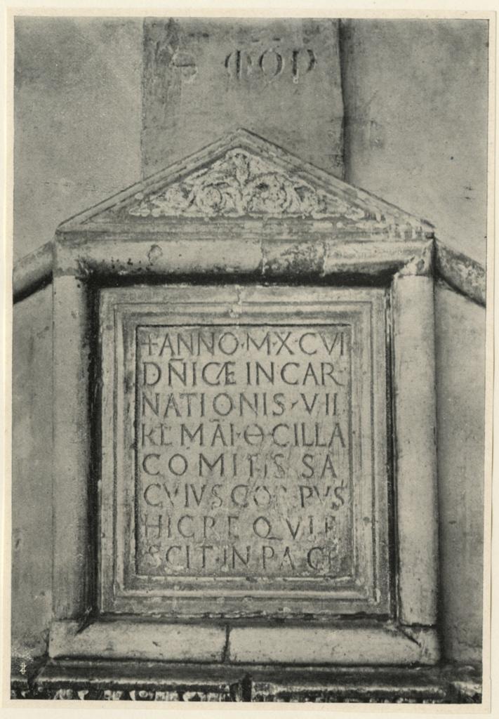 Anonimo , Parte superiore del Sarcofago delle Contesse Cadolingie e iscriz. Sepolcrale della contessa Cilla (+ 1096). (Fine del secolo XI. Nell'atrio della Badia di Settimo).