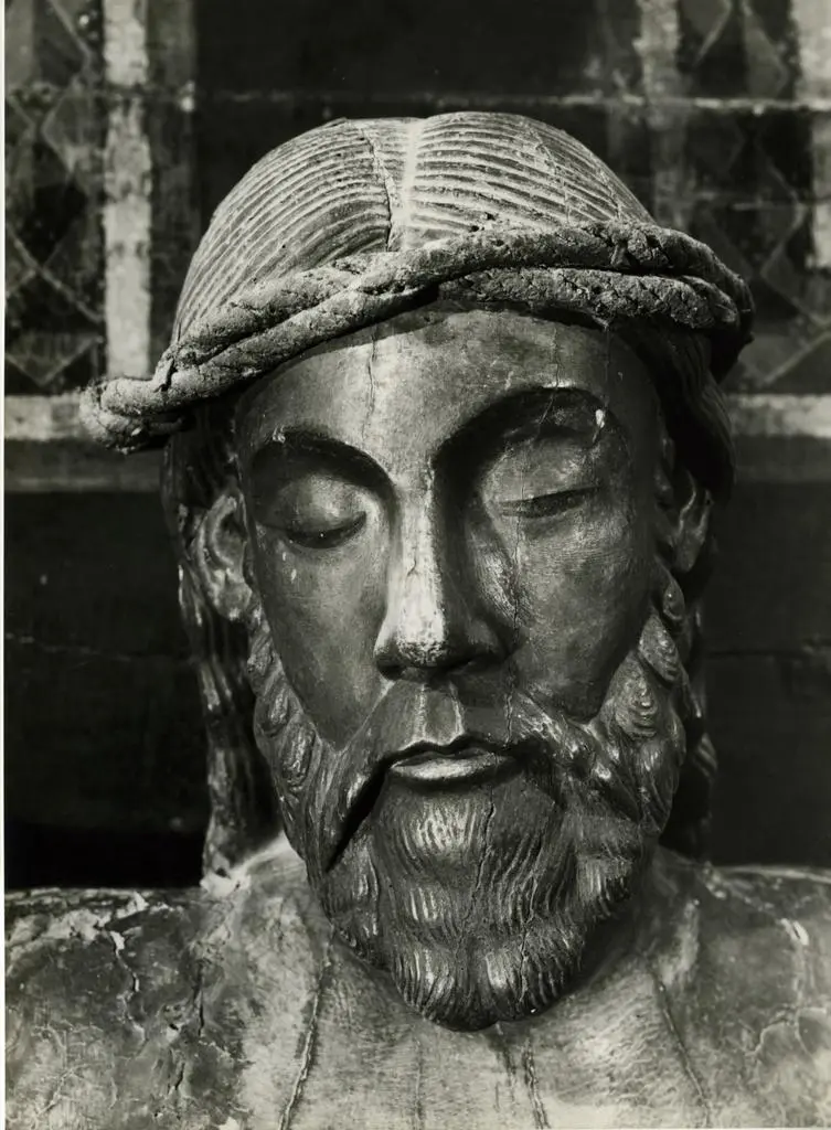 Gabinetto Fotografico della Soprintendenza Speciale per il Patrimonio Storico, Artistico ed Etnoantropologico e per il Polo Museale della citt&agrave; di Firenze , Anonimo emiliano sec. XIII - Cristo crocifisso. Particolare del volto.