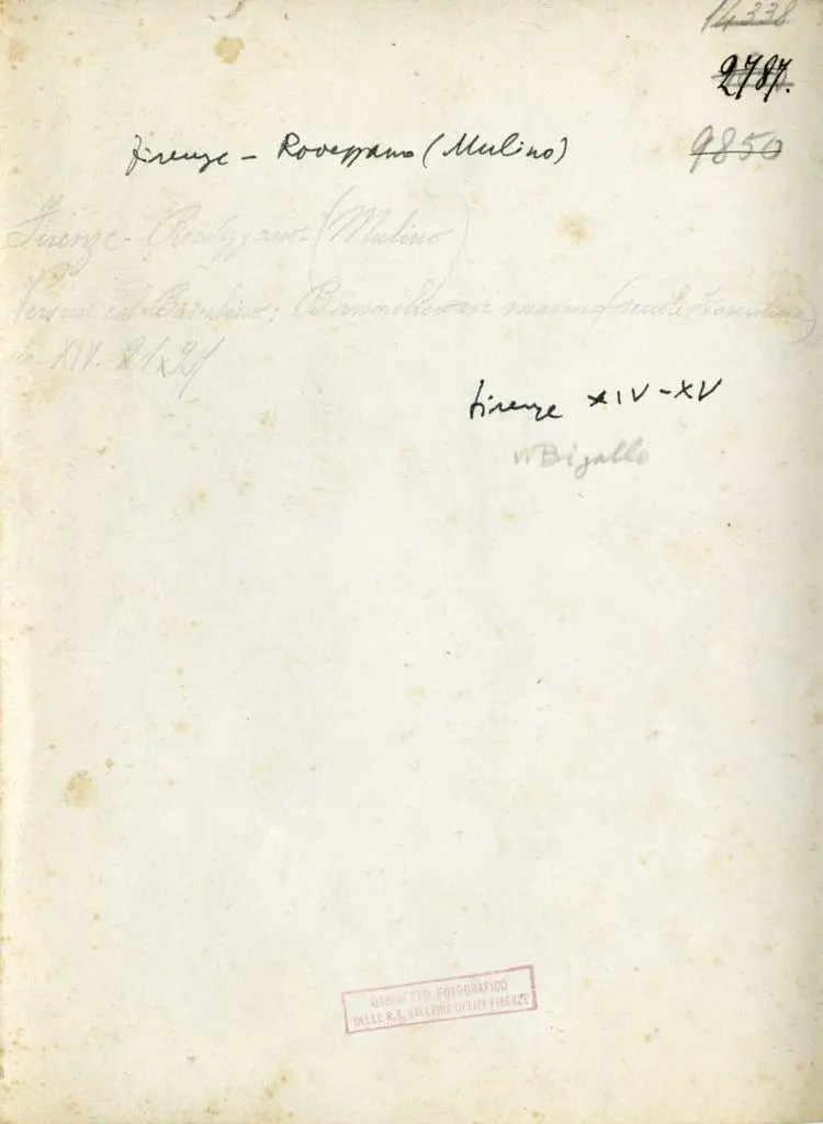 Gabinetto Fotografico della Soprintendenza Speciale per il Patrimonio Storico, Artistico ed Etnoantropologico e per il Polo Museale della citt&agrave; di Firenze , Firenze - Rovezzano (Mulino). Vergine col Bambino: Bassorilievo in marmo (scuola Fiorentina). sec. XIV. 21X27