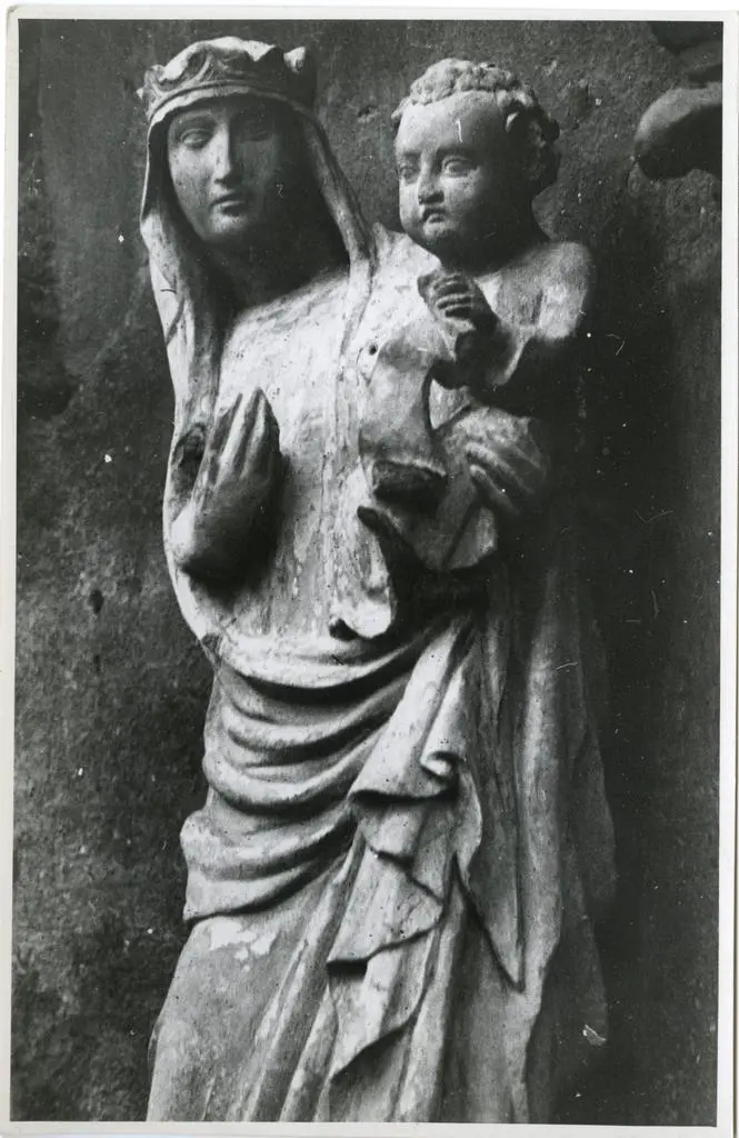 Gabinetto Fotografico della Soprintendenza Speciale per il Patrimonio Storico, Artistico ed Etnoantropologico e per il Polo Museale della citt&agrave; di Firenze , Arnoldi Alberto - sec. XIV - Madonna con Bambino. Particolare