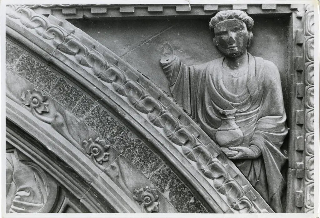 Gabinetto Fotografico della Soprintendenza Speciale per il Patrimonio Storico, Artistico ed Etnoantropologico e per il Polo Museale della citt&agrave; di Firenze , Arnoldi Alberto - sec. XIV - Allegoria della Temperanza