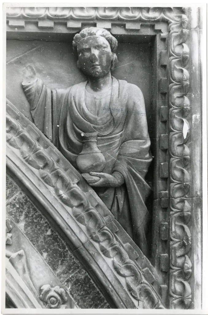 Gabinetto Fotografico della Soprintendenza Speciale per il Patrimonio Storico, Artistico ed Etnoantropologico e per il Polo Museale della citt&agrave; di Firenze , Arnoldi Alberto - sec. XIV - Allegoria della Temperanza