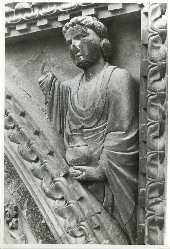 Gabinetto Fotografico della Soprintendenza Speciale per il Patrimonio Storico, Artistico ed Etnoantropologico e per il Polo Museale della citt&agrave; di Firenze , Arnoldi Alberto - sec. XIV - Allegoria della Temperanza