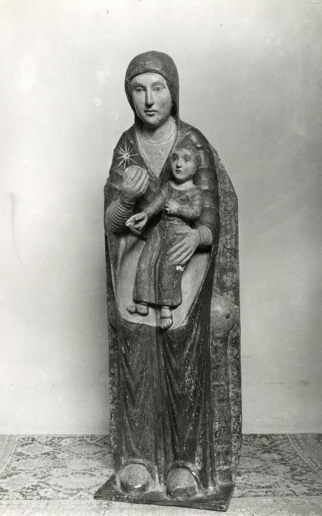 Anonimo , Anonimo abruzzese sec. XIII - Madonna con Bambino in trono benedicente
