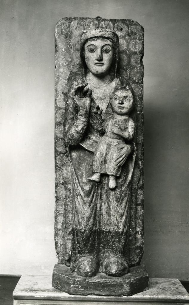 Anonimo , Anonimo sec. XIII - Madonna con Bambino in trono benedicente