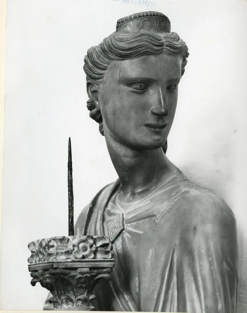 Anonimo , Anonimo fiorentino sec. XIV - Angelo reggicandelabro. Particolare