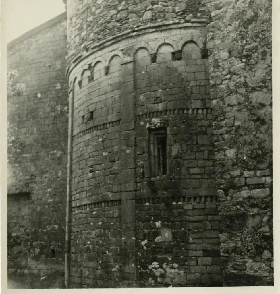 Fototeca della Soprintendenza per i beni architettonici e paesaggistici, storici, artistici ed etnoantropologici per le province di Pisa e Livorno , Arliano, abside (particolare)