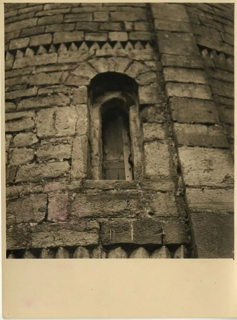 Anonimo , Arliano (Lucca), finestra laterale sinistra dell'abside