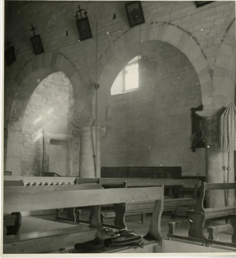 Fototeca della Soprintendenza per i beni architettonici e paesaggistici, storici, artistici ed etnoantropologici per le province di Pisa e Livorno , Arliano, interno, particolare della navatella destra