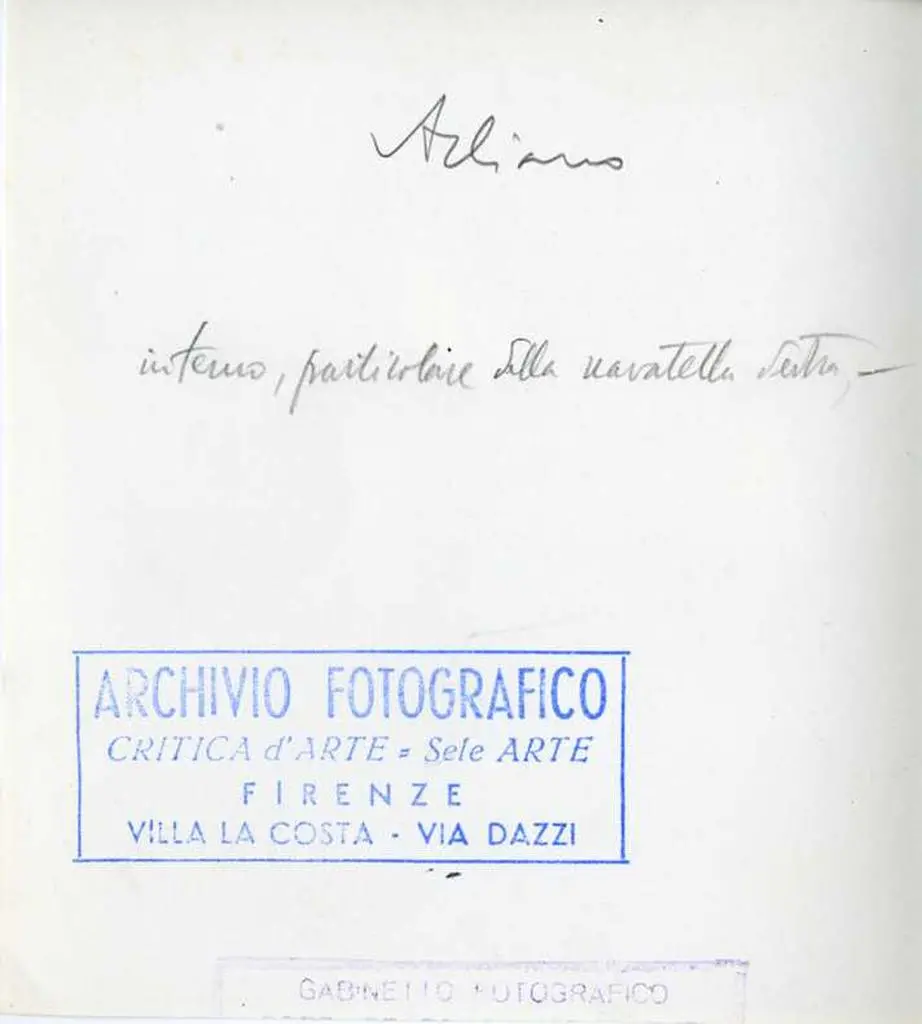Fototeca della Soprintendenza per i beni architettonici e paesaggistici, storici, artistici ed etnoantropologici per le province di Pisa e Livorno , Arliano, interno, particolare della navatella destra