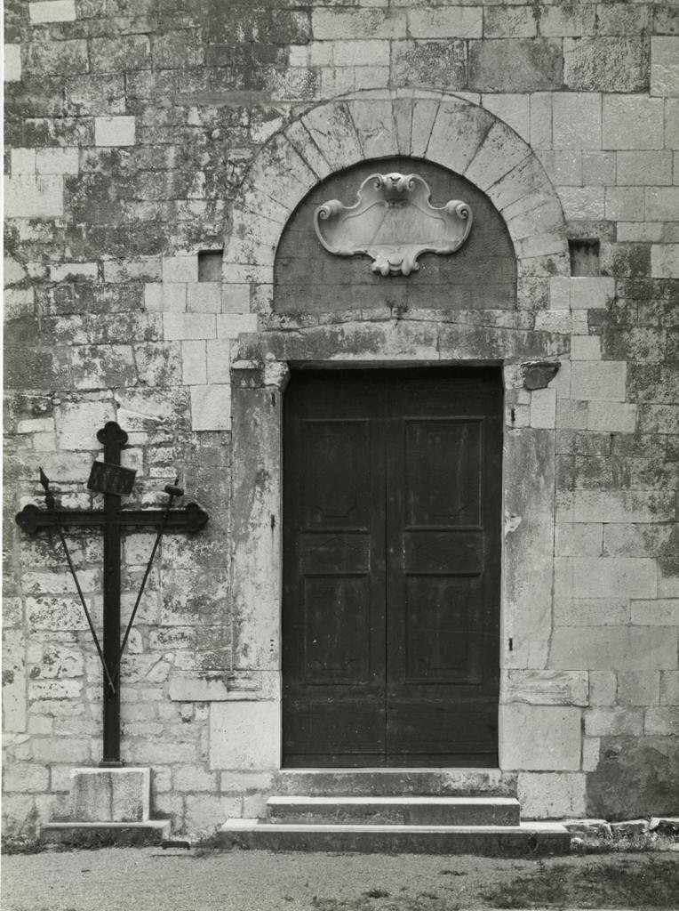 Università di Pisa. Dipartimento di Storia delle Arti , Lucca (dintorni) - Chiesa di S. Andrea di Gattaiola: porta centrale della facciata