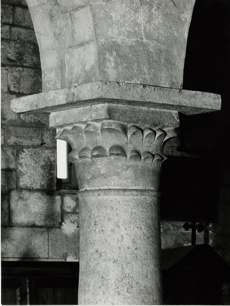 Universit&agrave; di Pisa. Dipartimento di Storia delle Arti , Lucca (dintorni) - Chiesa di S. Andrea di Gattaiola: capitello