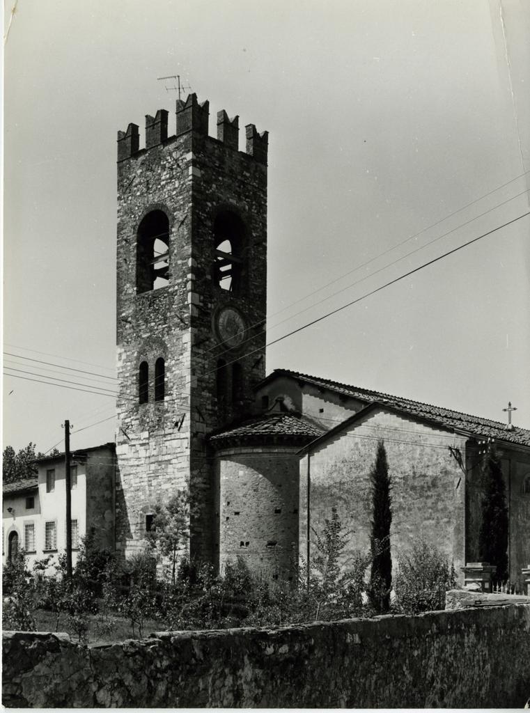 Università di Pisa. Dipartimento di Storia delle Arti , Lucca (dintorni) - Chiesa di S. Giovanni Battista di Montuolo: campanile