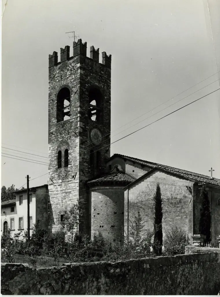 Universit&agrave; di Pisa. Dipartimento di Storia delle Arti , Lucca (dintorni) - Chiesa di S. Giovanni Battista di Montuolo: campanile