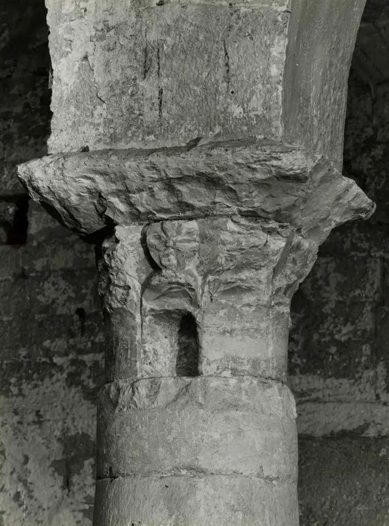Universit&agrave; di Pisa. Dipartimento di Storia delle Arti , Lucca (dintorni). Chiesa di S. Michele in Escheto - capitello