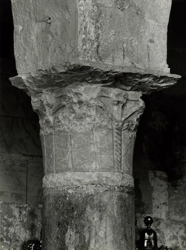 Universit&agrave; di Pisa. Dipartimento di Storia delle Arti , Lucca (dintorni). Chiesa di S. Michele in Escheto. Capitello