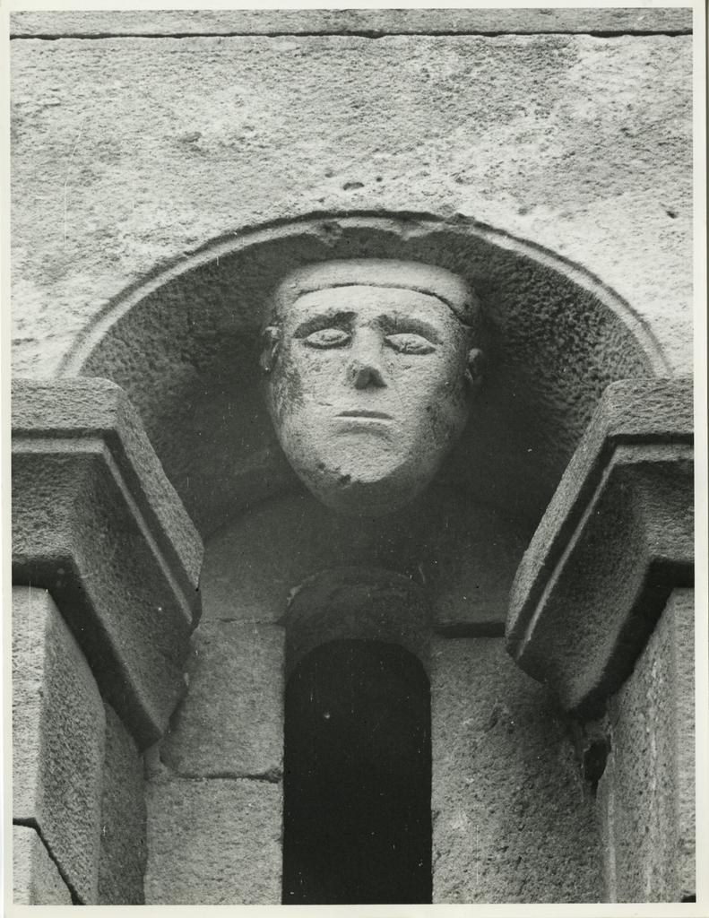 Università di Pisa. Dipartimento di Storia delle Arti , Anonimo toscano - sec. XII - San Leonardo in Treponzio, chiesa di S. Leonardo, monofora con testa d'uomo