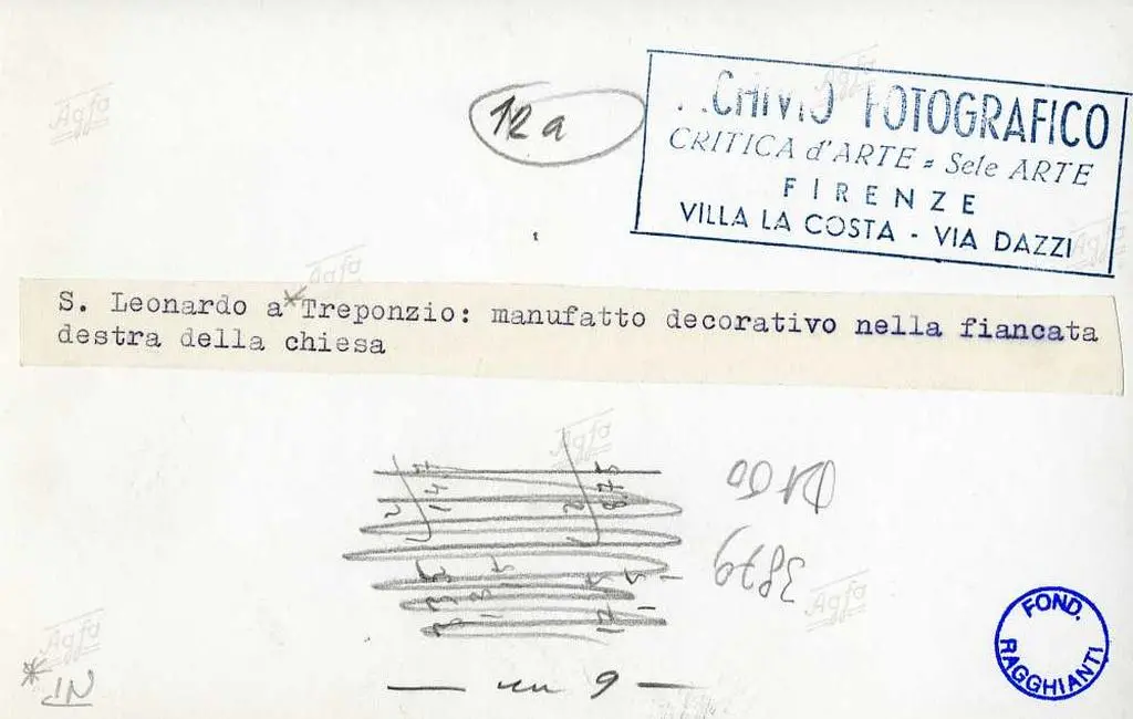 Anonimo , S. Leonardo a Treponzio: manufatto decorativo nella fiancata destra della chiesa