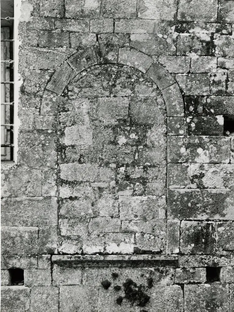 Universit&agrave; di Pisa. Dipartimento di Storia delle Arti , Lucca (dintorni) - Chiesa di S. Bartolomeo di Ruota: part. fianco nord