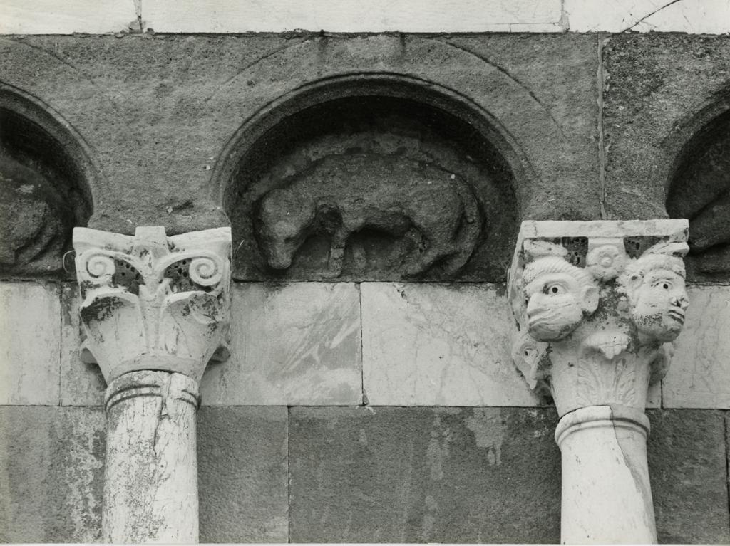 Università di Pisa. Dipartimento di Storia delle Arti , Lucca (dintorni) - Pieve S. Paolo facciata: particolare