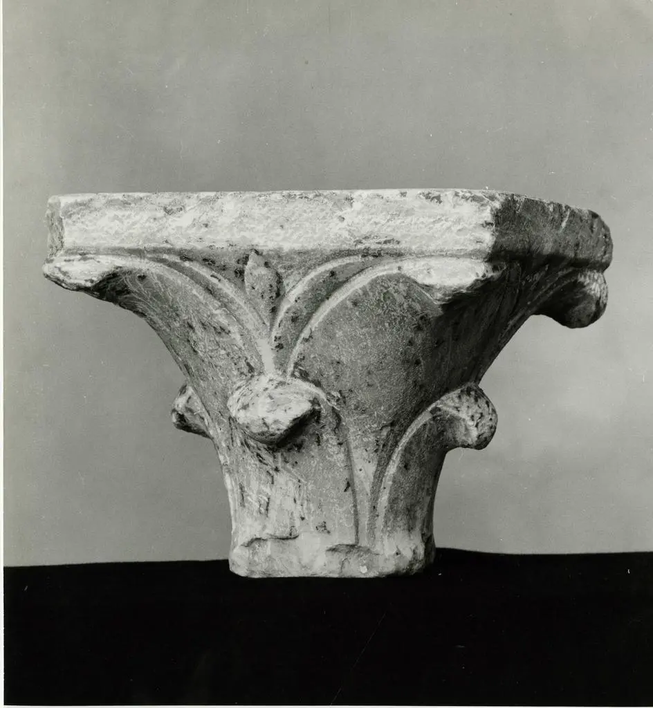 Anonimo sec. XI , Capitello figurato