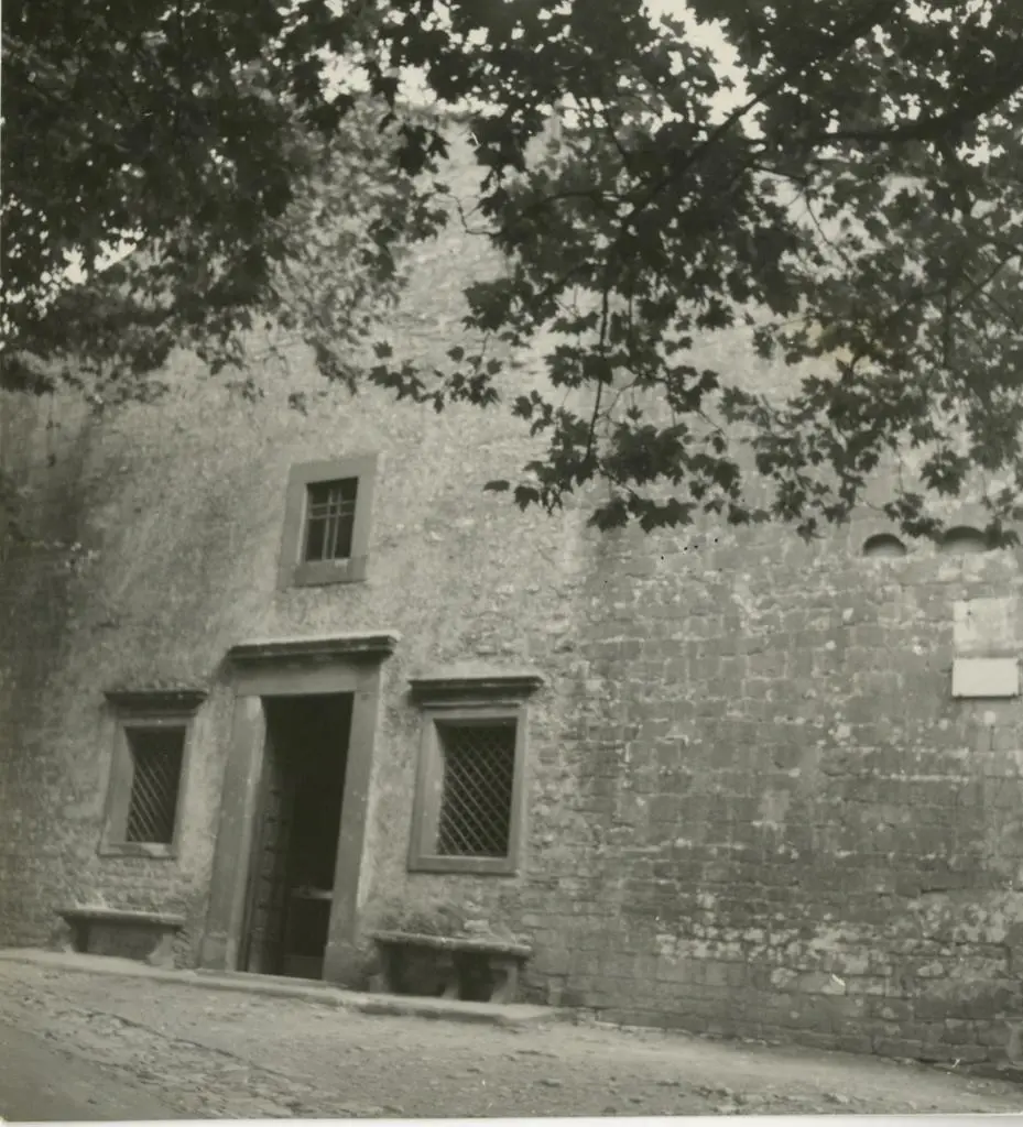 Anonimo , S. Martino in Coreglia (degli) Antelminelli - Lucca. Chiesa protoromanica iniziata nel IX secolo, facciata