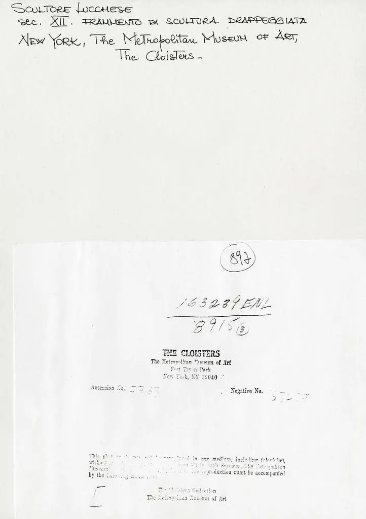 The Metropolitan Museum of Art , Scultore lucchese sec. XII - Frammento di scultura drappeggiata New York, the Metropolitan Museum of Art. The Cloisters