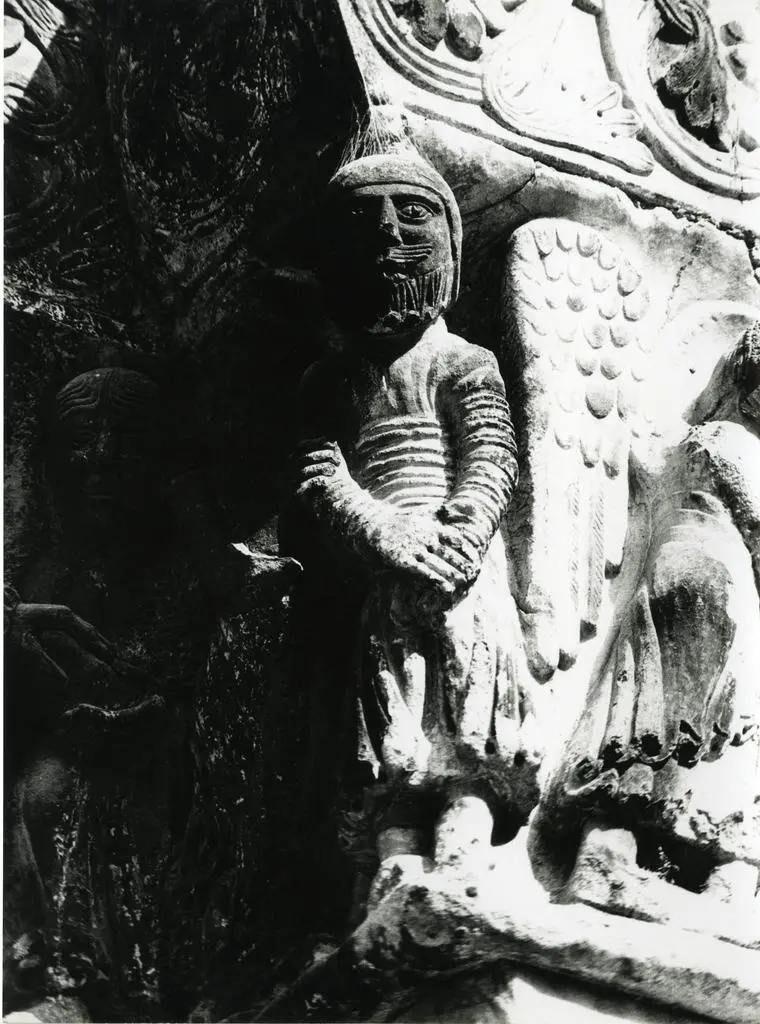 Colombo C./ Gasperini M. , Capitello alla destra del portale principale del Duomo di Carrara con episodi della vita di Abramo, particolare dell'Alleanza tra Dio e Abramo