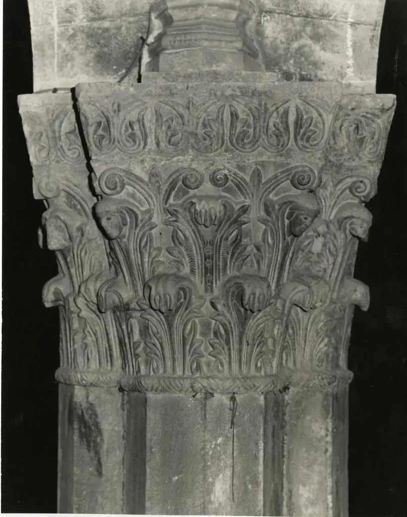 Anonimo , Capitello del pilastro a destra