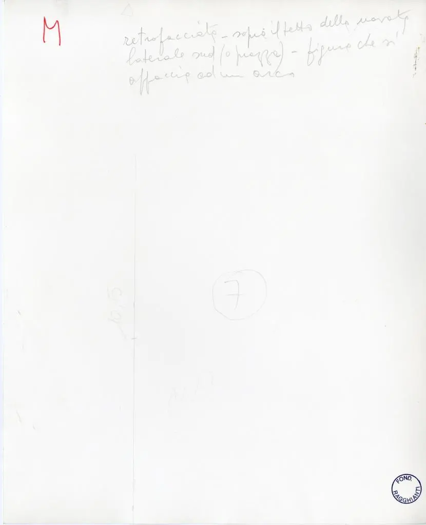 Anonimo , Retrofacciata - sopra il tetto della navata laterale sud (o piazza) - figura che si affaccia ad un arco