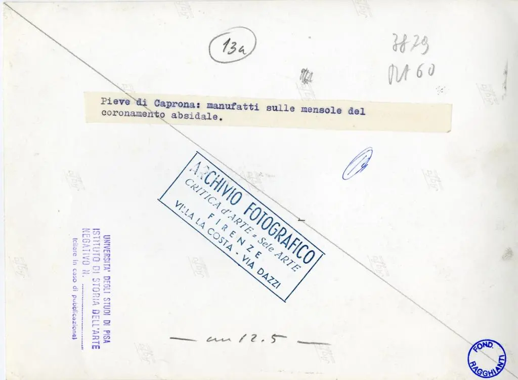 Universit&agrave; di Pisa. Dipartimento di Storia delle Arti , Pieve di Caprona: manufatti sulle mensole del coronamento absidale